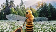 Pčela influenserka apelovala na upotrebu pesticida: Proglašene smo najvažnijim bićima na planeti!