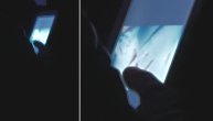 Stariji gospodin gledao porno film u srpskom autobusu pored devojaka