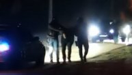 Muškarac pokušao da probije policijsku blokadu pri hapšenju