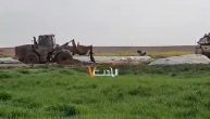 Uznemirujući video: Izraelci buldožerom odnose telo ubijenog Palestinca