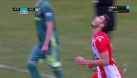 Kakva prilika za Zvezdu! Babić se nije snašao na dva metra od gola Inđije posle kornera Bena