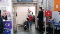 Kako izgleda kontrola putnika zbog korone na aerodromu u Nišu