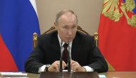 Putin zagrmeo: Apoteke podigle cene zaštitnih maski?! Oduzmite im dozvolu