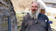 Sveti izvor nalazi se u srcu Srbije i  krije tužnu istinu o sudbini igumana u vreme turskog haranja
