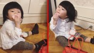 Hoću li sad biti lepa kao mama? Devojčica oduševljeno zgrabila puder i počela da se šminka
