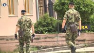 Pred prihvatni centar Šid stigli su prvi pripadnici vojne policije