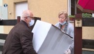 Sigurnoj kući dodeljeni paketi sa hranom i zaštitnom opremom