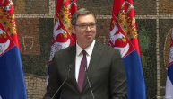"Do kraja godine vama i "tetkicama" sve da ne idete van": Vučić o povećanju plata