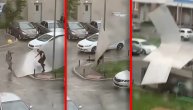 Šetao po oborenom krovu pa ga vihor zakucao u banderu i parkiran auto