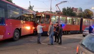 Sudar tramvaja i autobusa 860B izazvao zastoj kod Glavne autobuske stanice