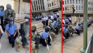 Policija pala na kolena i odala počast Džordžu Flojdu