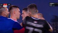 Prve varnice na derbiju: Tuča igrača Zvezde i Partizana, Stanković i Milošević uleteli na teren