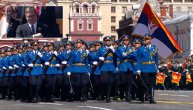 Pogledajte Vučićevu reakciju na defile srpske vojske na paradi povodom Dana pobede u Moskvi