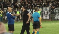 Nasrtanje na sudiju i lude reakcije Lalatovića nakon izjednačujućeg gola Partizana