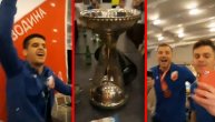 Ludnica kakvu Vojvodina ne pamti: Pogledate slavlje fudbalera u Novom Sadu uz pivo i "Ćiribu, ćiriba