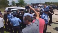 Kosovska policija tukla i hapsila ljude zbog srpske zastave na Gazimestanu
