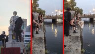 Kolumbo pao Tramp će da pobesni: Vandali uništili skulpturu istraživača u Baltimoru
