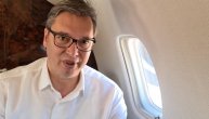 Vučić se obratio građanima iz aviona: "Nemojte da se borite sa huliganima"