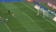 Zvezda vodi 2:0, strelac je Mirko Ivanić iz penala