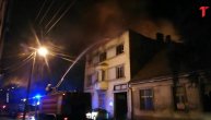 Gori stara štamparija 6. oktobar, blizu je jedna škola: Veliki požar u Pančevu