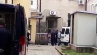 Malčanski berberin stigao u sud, opet skriven od javnosti
