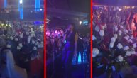 Kaća Grujić na nastupu dobila veliki buket cveća: Zna se i kod koga
