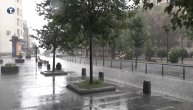 Beograd zahvatilo nevreme, kiša lila kao iz kabla