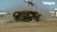 Evo šta se desi kada se prevrne na bok terensko vozilo