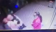 Udario je glavom i oborio na pod: Radnik obezbeđenja na Novom Beogradu nokautirao ženu