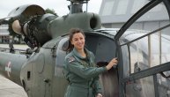 Ona je žena pilot helikoptera: Lidija Petrović ponosno stoji rame uz rame sa muškarcima