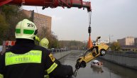 Taksista poginuo u centru Moskve upavši u reku tokom vožnje