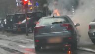 Dodatan haos usred špica: Zapalio se automobil u Cvijićevoj