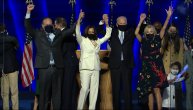 Poljupci, zagrljaji, konfete, vatromet... Evo kako je Bajden proslavljao sa svojim ljudima pobedu