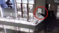 Sve redom prestravili "iz šale": Tinejdžeri pokušali da opljačkaju zlataru plastičnim pištoljima