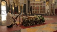 Telo patrijarha Irineja izloženo je u hramu Svetog Save: Poštujući mere vernici mogu da se oproste