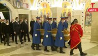 Kovčeg sa telom blaženopočivšeg patrijarha preneto u kriptu Hrama na Vračaru