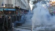 Nemiri u Parizu na demonstracijama: Policija ispaljuje suzavce