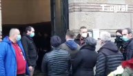 Suze i bol: Gužva ispred kapele na novom groblju na sahrani Dežja Ramadanovskog