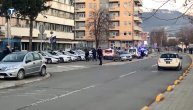 Snimak sa lica mesta: Pucnjava u Novom Pazaru, ima ranjenih, a napadači u bekstvu