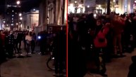 Izašli na ulice Londona i bahatili se kao nikad u poslednjem izlasku pre zaključavanja grada