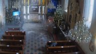 Sigurnosne kamere usnimile su trenutak kada je zemljotres pogodio crkvu: Unutra je bila žena