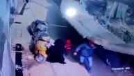 Zid se srušio na pešake: Majka sa dva deteta jedva izvukla živu glavu