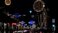 Srećna srpska Nova godina: Provozajte se kroz kosmos i možda najlepše okićenu ulicu na svetu