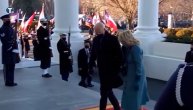 Novi predsednik Amerike ušao u Belu kuću: Džo Bajden i prva dama prešli prag novog doma