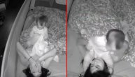 Ona baš želi da spava sa mamom: Urnebesni snimak bebe koja celu noć pokušava da probudi roditelje