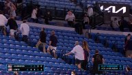 Sudija prekinuo Novakov meč i izbacio navijače sa stadiona: Ovo još nije viđeno u istoriji tenisa