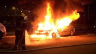 Zapalio se automobil u 19. bloku: Vatrogasci brzom reakcijom sprečili veću štetu
