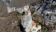 Da li biste se osamili crkvi na vrhu litice od 40m: Na "Stubu života" veruje se da ste bliži Bogu