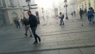 Bakljada usred Kneza: Cela ulica u dimu, ljudi se razbežali