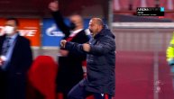 Zvezda vodi u derbiju: Ivanić posle kornera glavom matira Stojkovića, Stanković slavi pored klupe